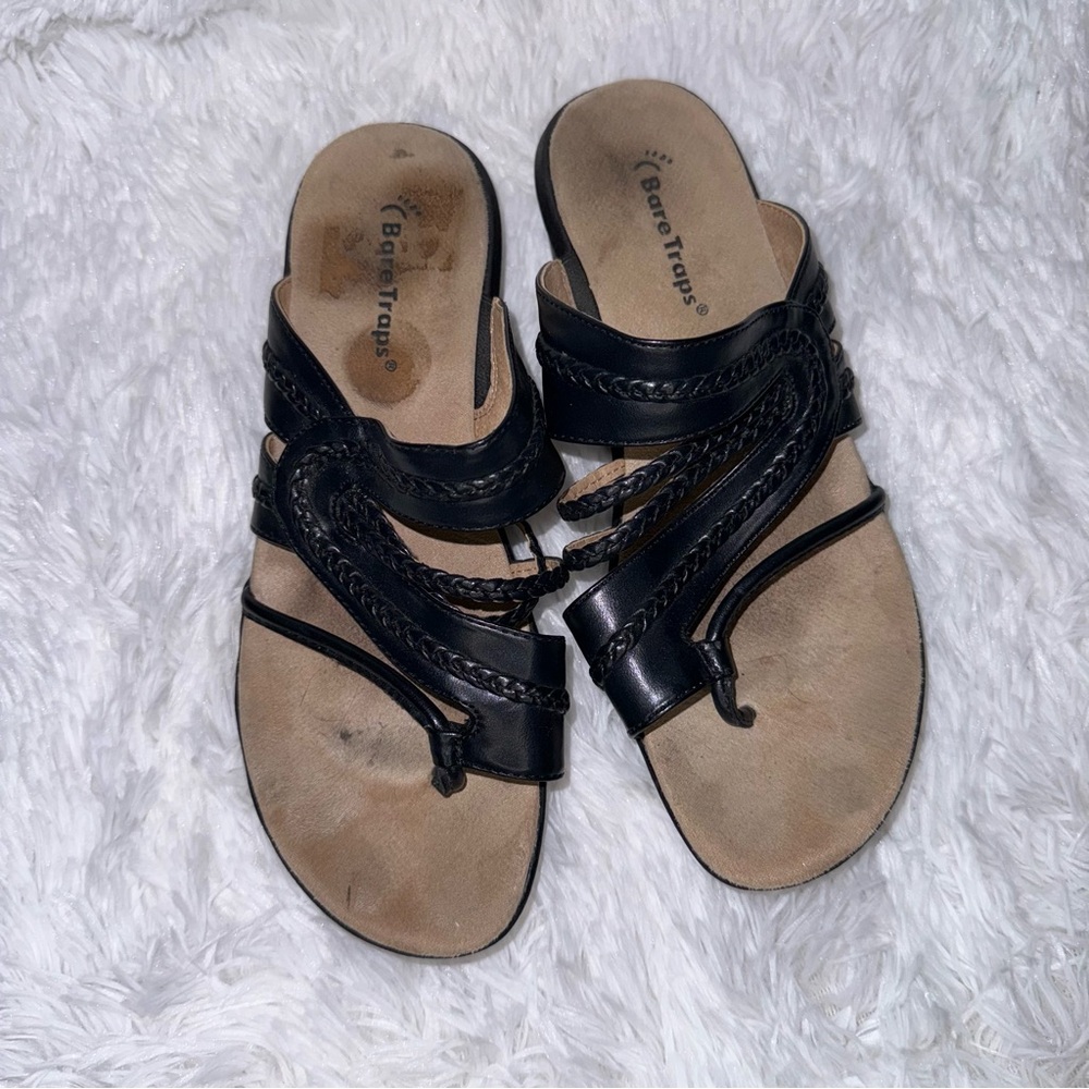 ✨bare traps florince black strap sandals✨